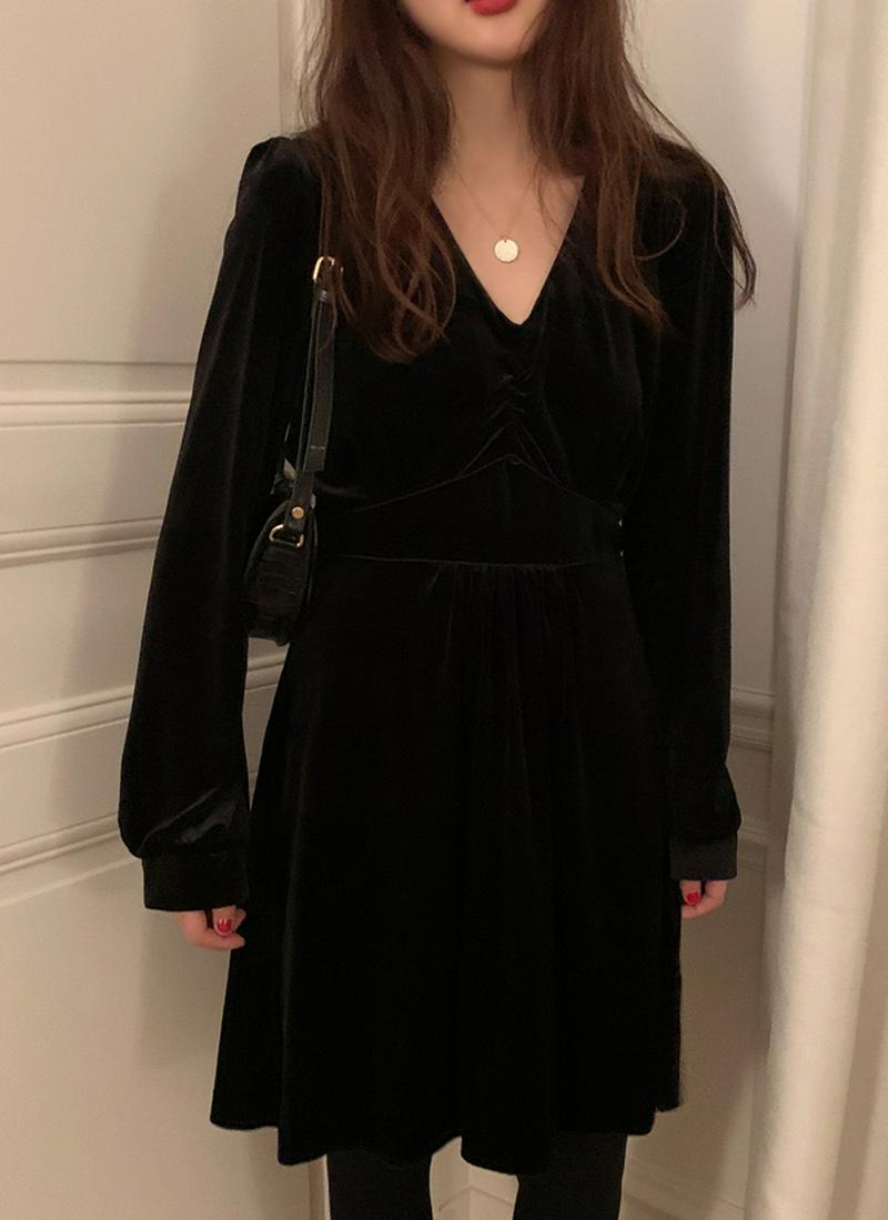 Vネックベロアワンピース(ブラック)