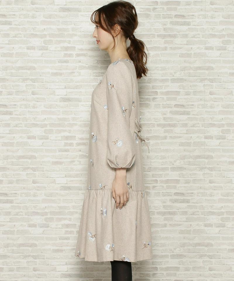 フリンジ刺繍Aラインワンピース