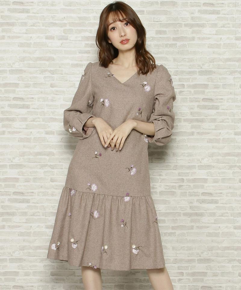 フリンジ刺繍Aラインワンピース
