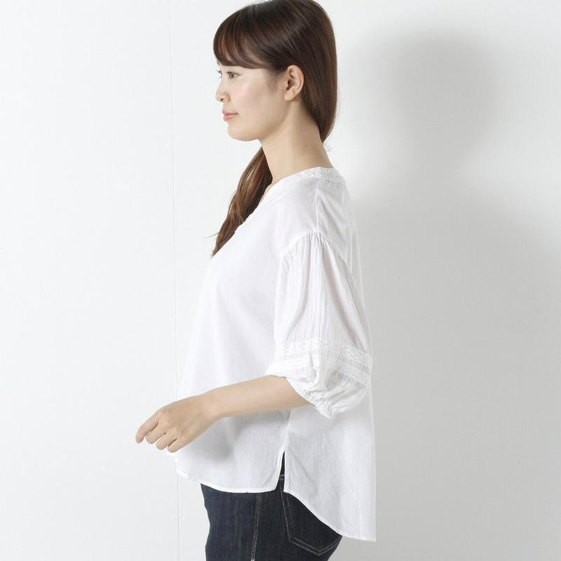 【３／２５（水）で販売終了】Ｖネックハシゴレースブラウス【Ｍ～４Ｌ】