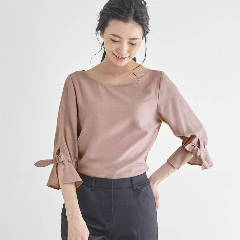 【ＳＴＹＬＥ　ＳＮＡＰ掲載】涼やかなとろみ素材キャンディスリーブＴブラウス