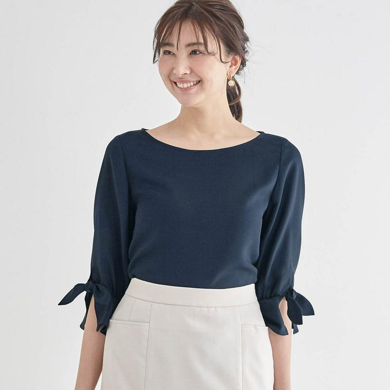 【ＳＴＹＬＥ　ＳＮＡＰ掲載】涼やかなとろみ素材キャンディスリーブＴブラウス