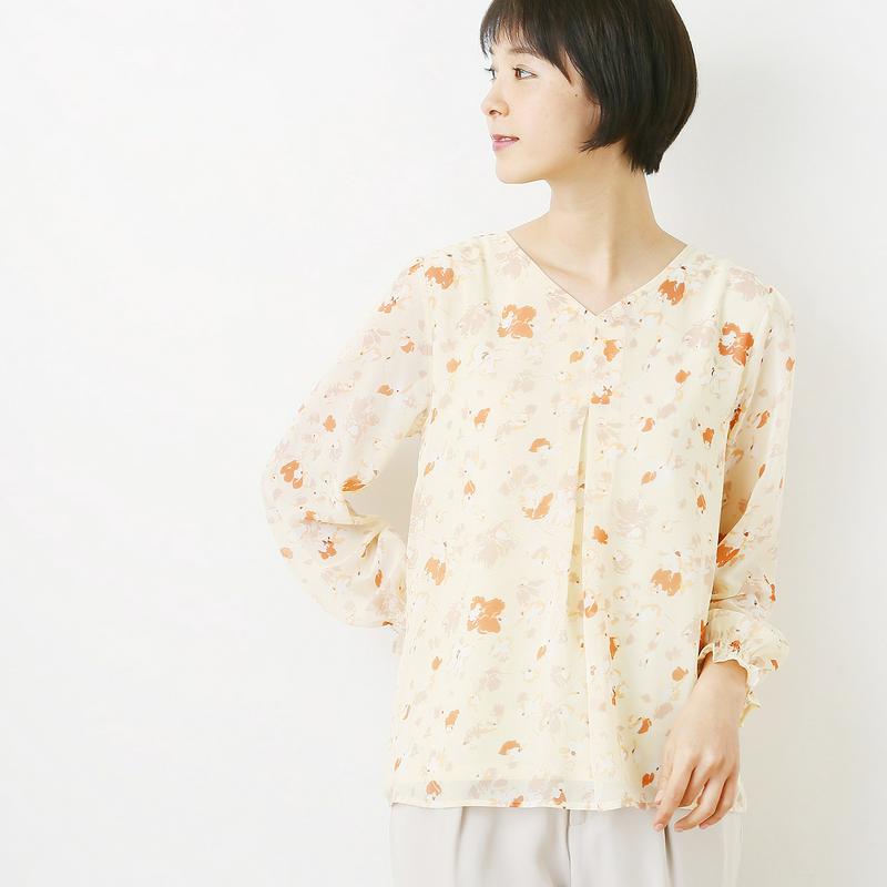 【３／２５（水）で販売終了】カットソー使いフラワープリントＶネックブラウス