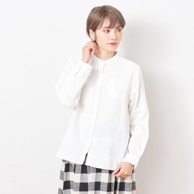 コットン１００％の洗いざらしノーカラーオックスシャツ