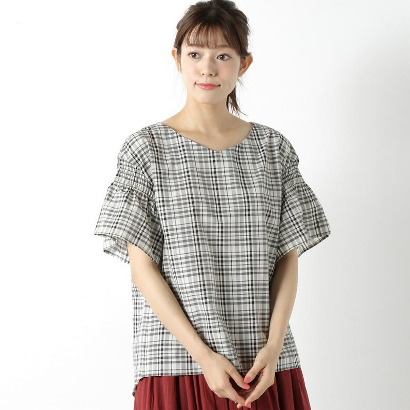 【３／２５（水）で販売終了】袖シャーリングブラウス