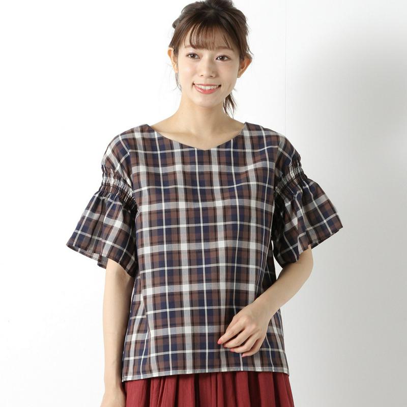 【３／２５（水）で販売終了】袖シャーリングブラウス