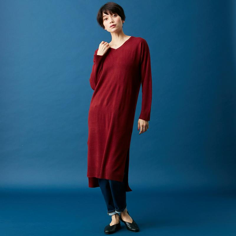 肌触りのいいカシミヤタッチＶネックロングワンピース