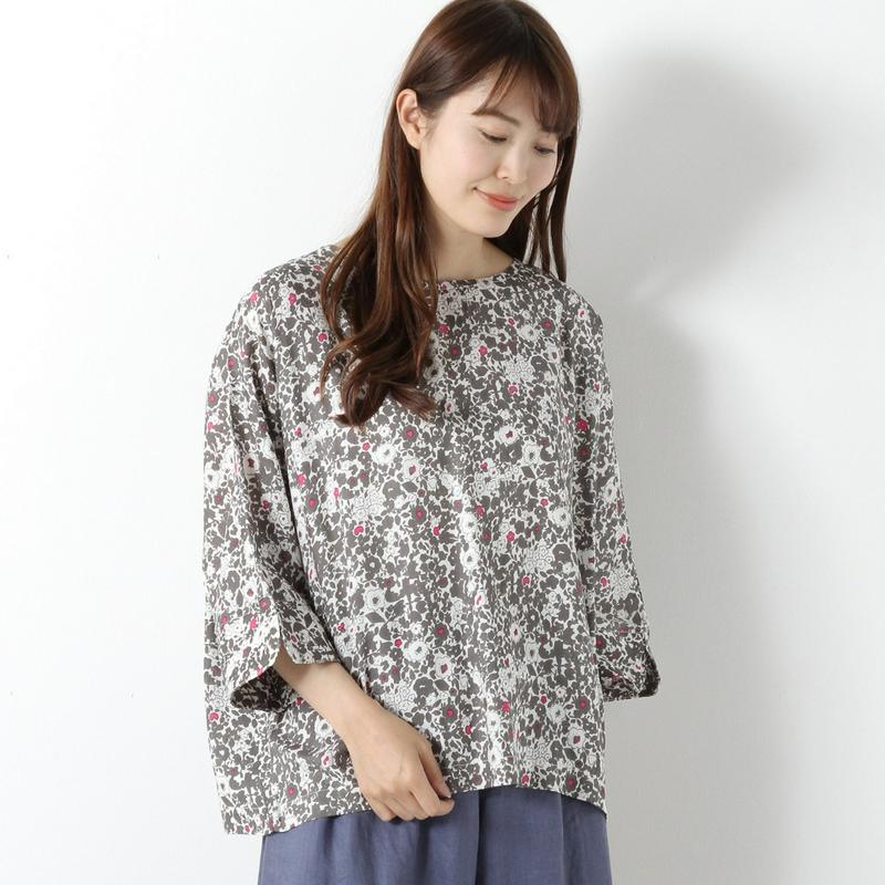 【３／２５（水）で販売終了】花柄プリントドルマンスリーブブラウス