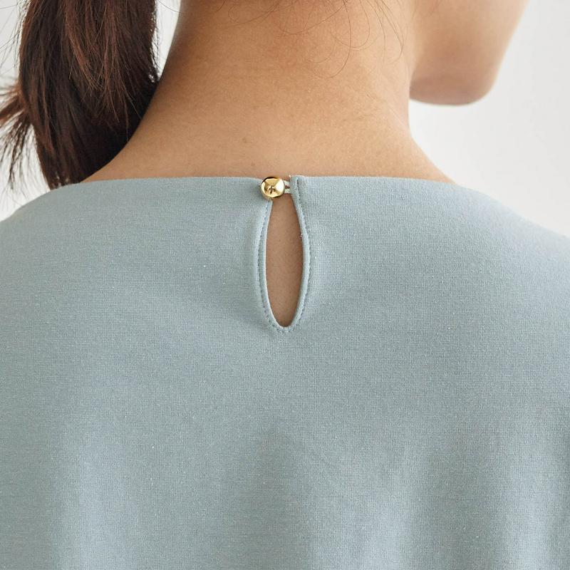 バーアクセ付きタック使いカットソー