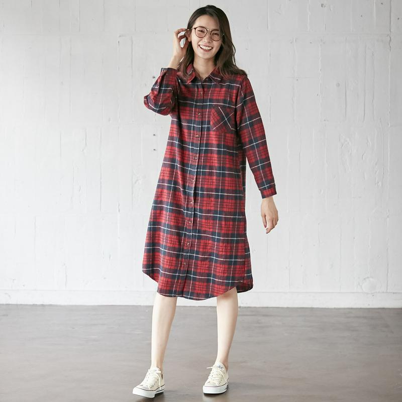 綿混素材のビエラ起毛ロングシャツワンピース