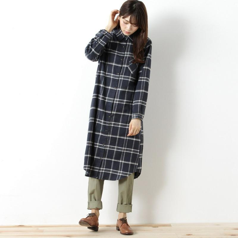 綿混素材のビエラ起毛ロングシャツワンピース