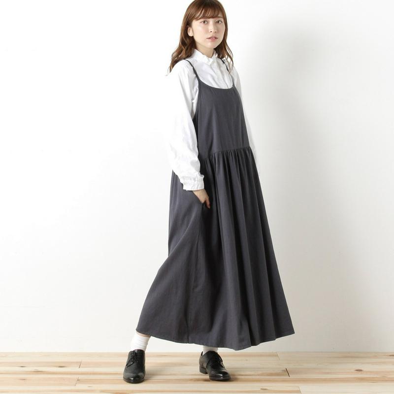 コットンツイル素材のキャミソールワンピース