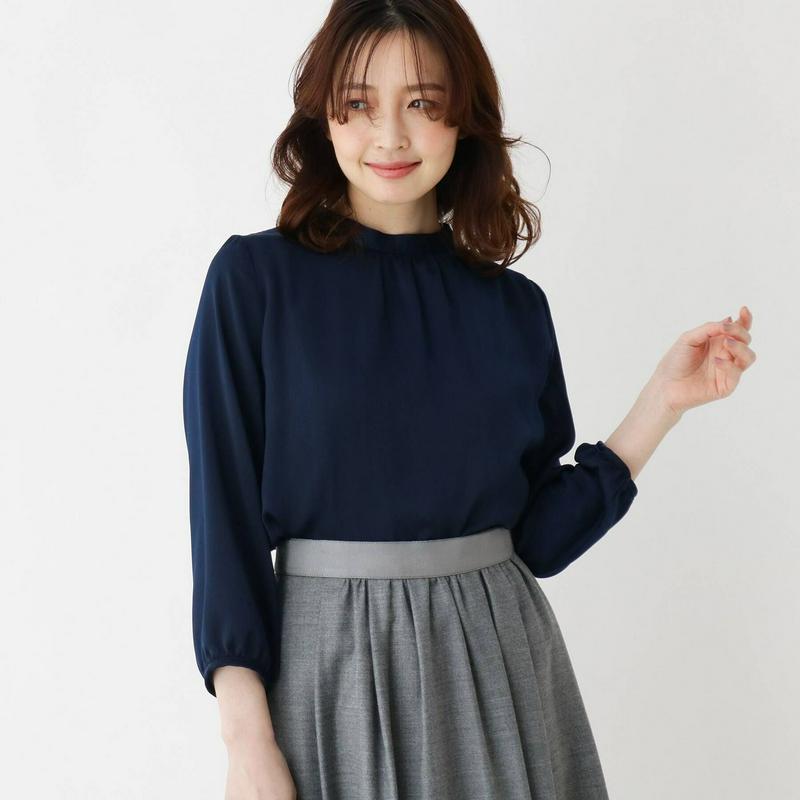 クレープサテンハイネックシャツ