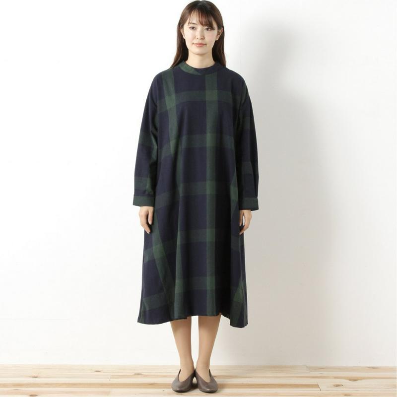 コットンビエラ素材のチェック柄ロングワンピース