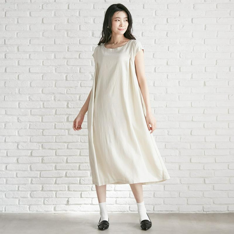 リネンレーヨン素材のフレンチ袖ワンピース【再入荷】【Ｍ～３Ｌ】（ディージーワイ/D*g*y）