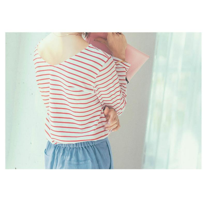 【ＳＴＹＬＥ　ＳＮＡＰ掲載】柔らかストレッチ後ろＶネックボーダーカットソー
