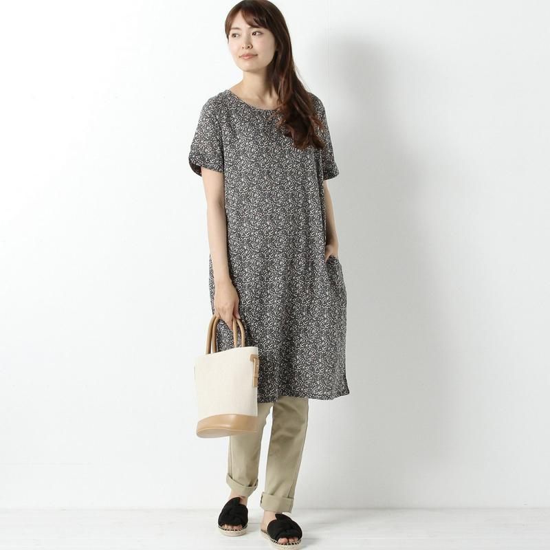 【ＶＡＬＬＩＬＡ×ＮＯ　ＪＥＡＮ】レーヨン綿半袖花柄ワンピース