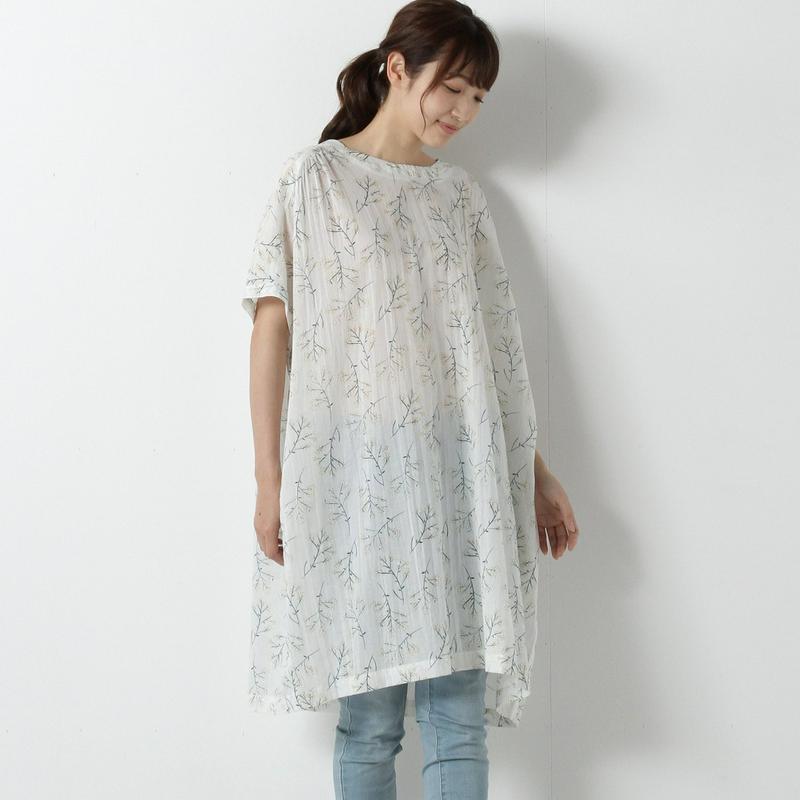 綿ボイルの花柄プリントワンピース