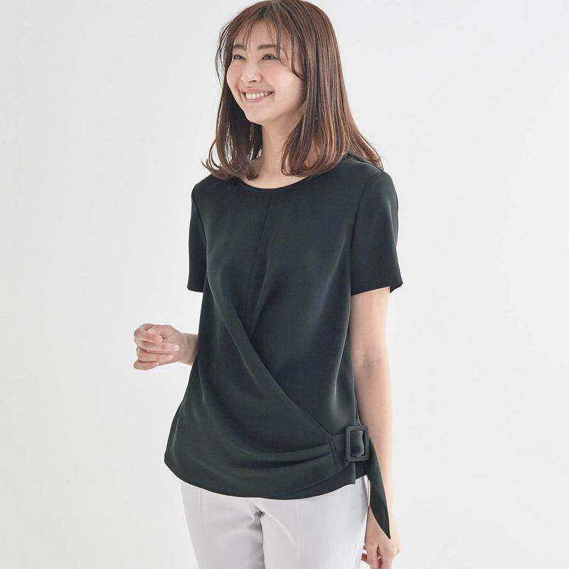 たたんでシワになりにくいカシュクール風ブラウス