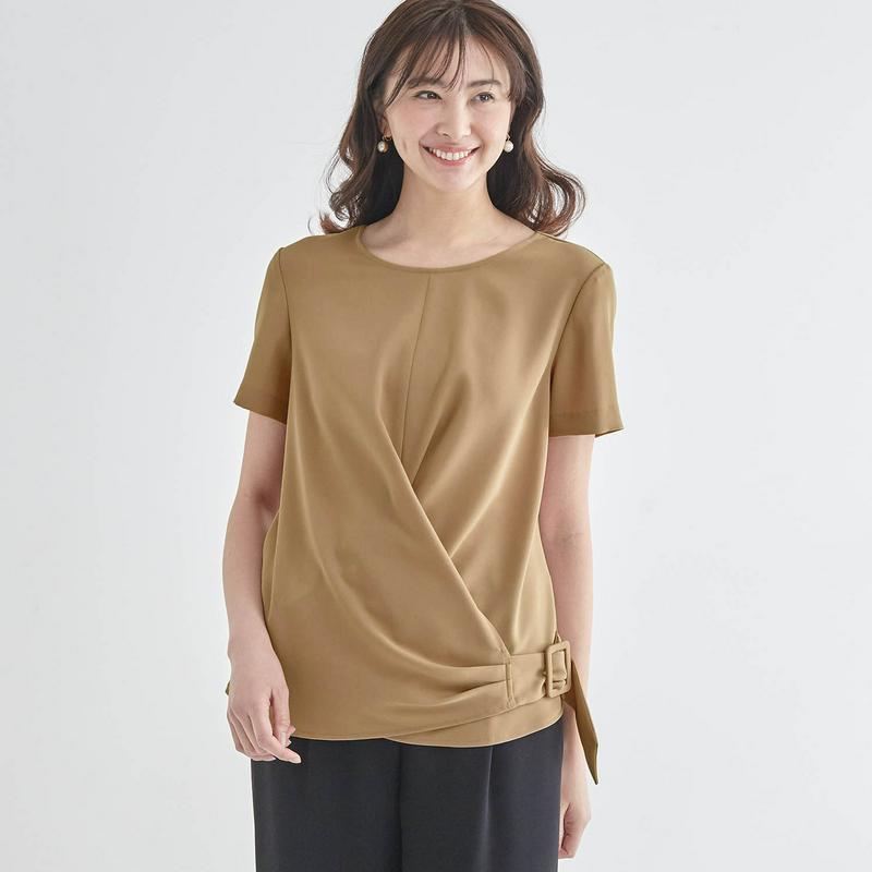 たたんでシワになりにくいカシュクール風ブラウス