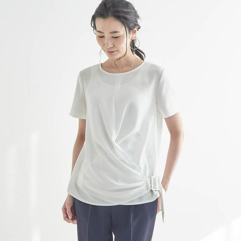 たたんでシワになりにくいカシュクール風ブラウス
