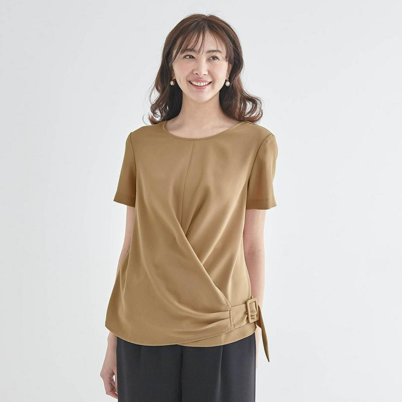 たたんでシワになりにくいカシュクール風ブラウス