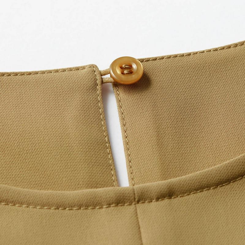 たたんでシワになりにくいカシュクール風ブラウス