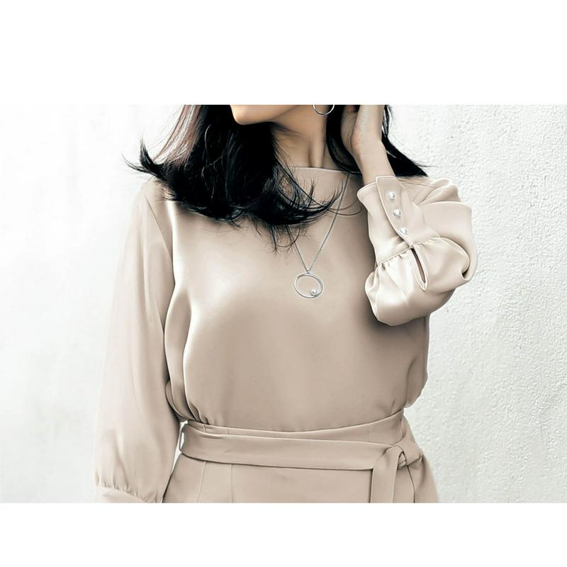 【ＳＴＹＬＥ　ＳＮＡＰ掲載】（日本製）パール調ボタンボリュームスリーブブラウス