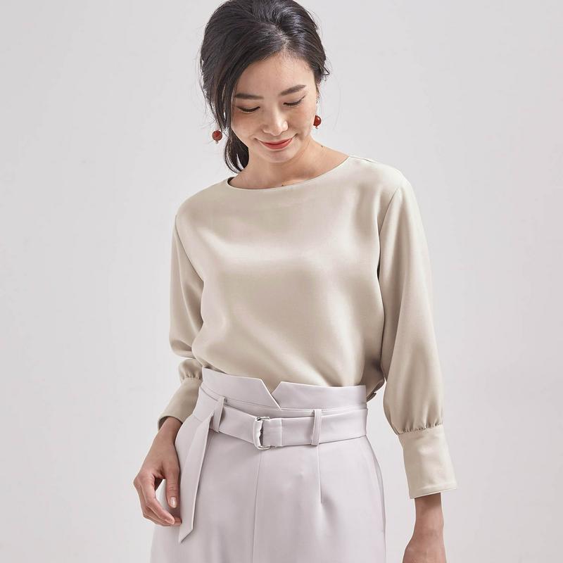 【ＳＴＹＬＥ　ＳＮＡＰ掲載】（日本製）パール調ボタンボリュームスリーブブラウス