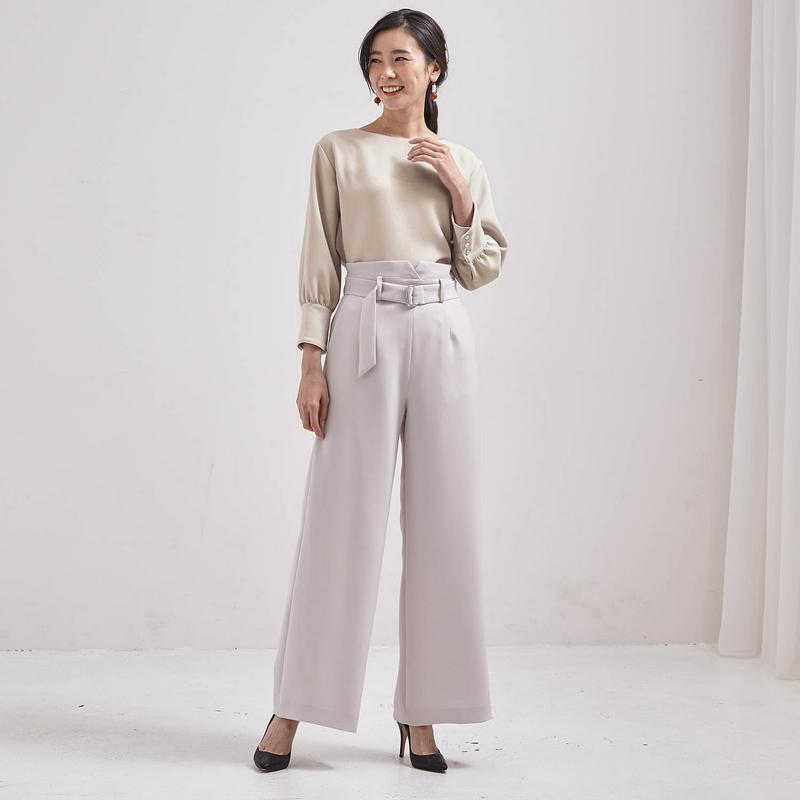 【ＳＴＹＬＥ　ＳＮＡＰ掲載】（日本製）パール調ボタンボリュームスリーブブラウス