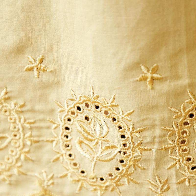 綿１００％ナチュラル刺繍リボン袖ブラウス