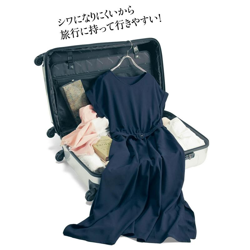 シワになりにくいサイドスリットワンピース
