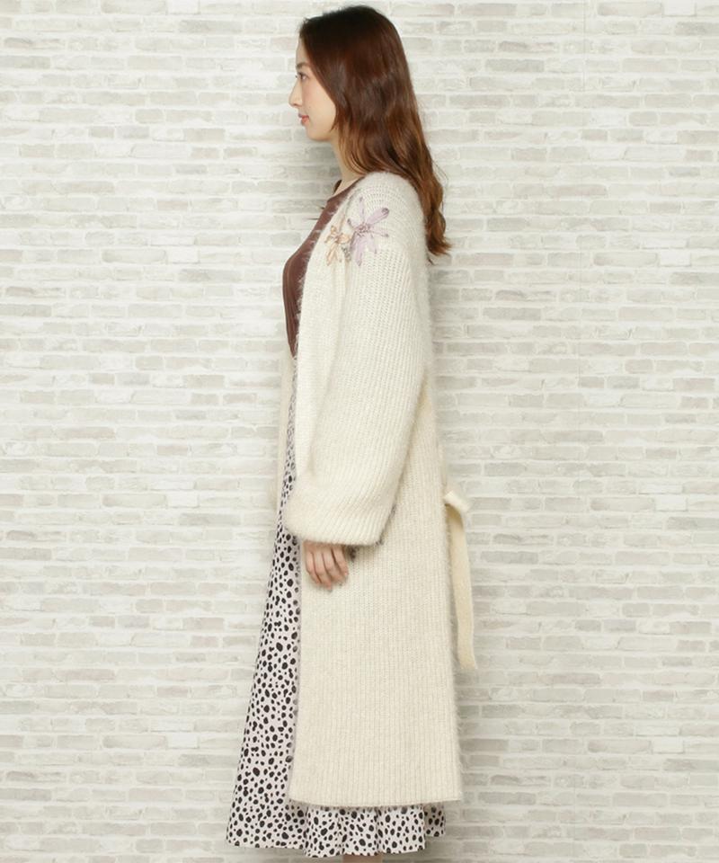 シャイニーフェザー×リボン刺繍ローブ