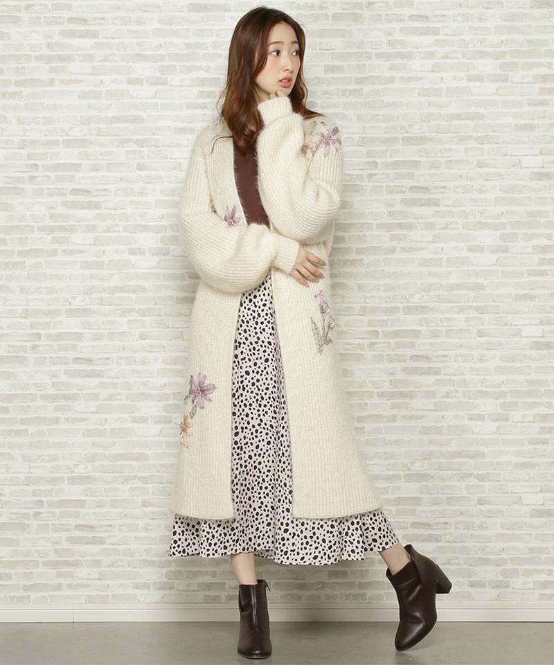 シャイニーフェザー×リボン刺繍ローブ
