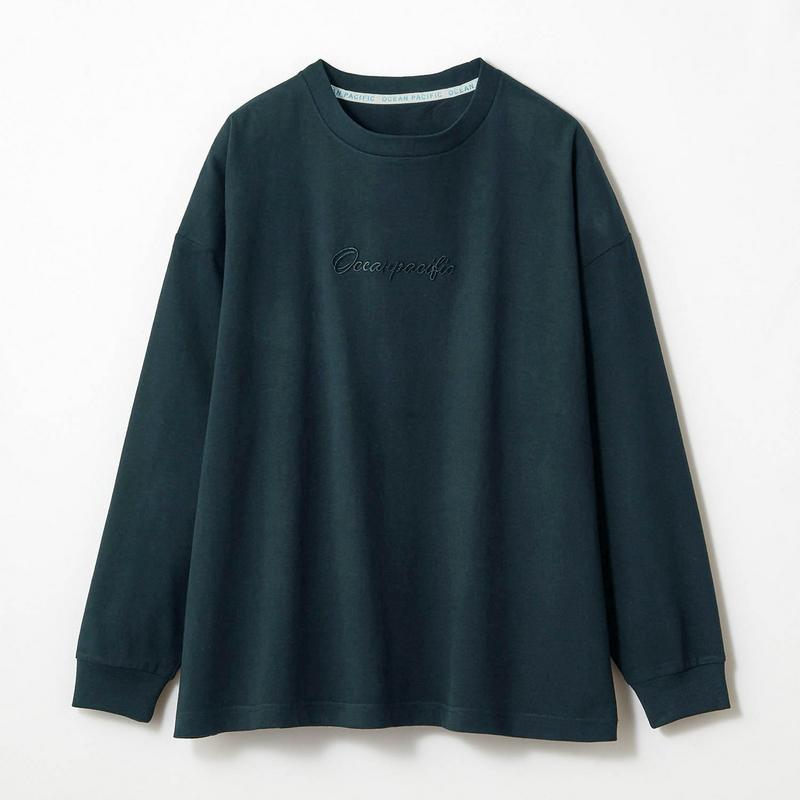 オーバーサイズシルエットで体型カバーも◎長袖Ｔシャツ