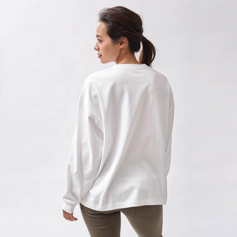 オーバーサイズシルエットで体型カバーも◎長袖Ｔシャツ