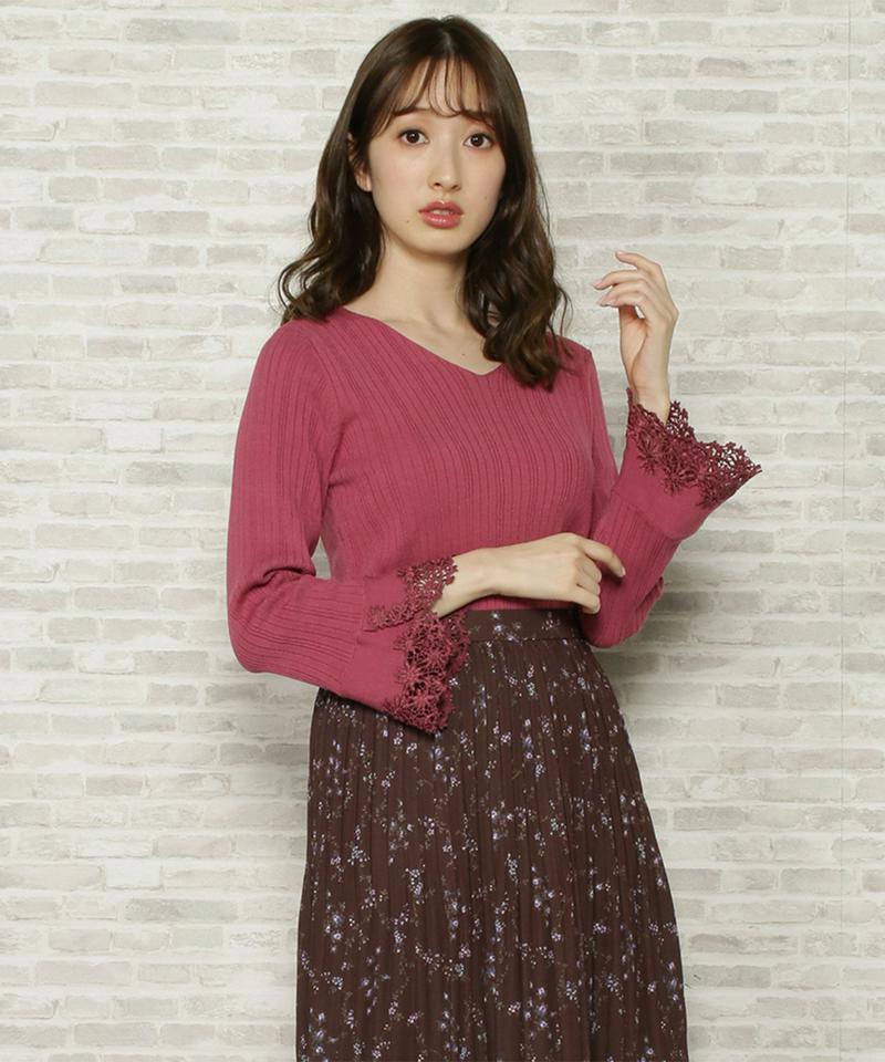 ランダムリブペプラム刺繍ニット