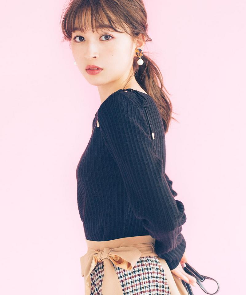 透かし肩リボンニット
