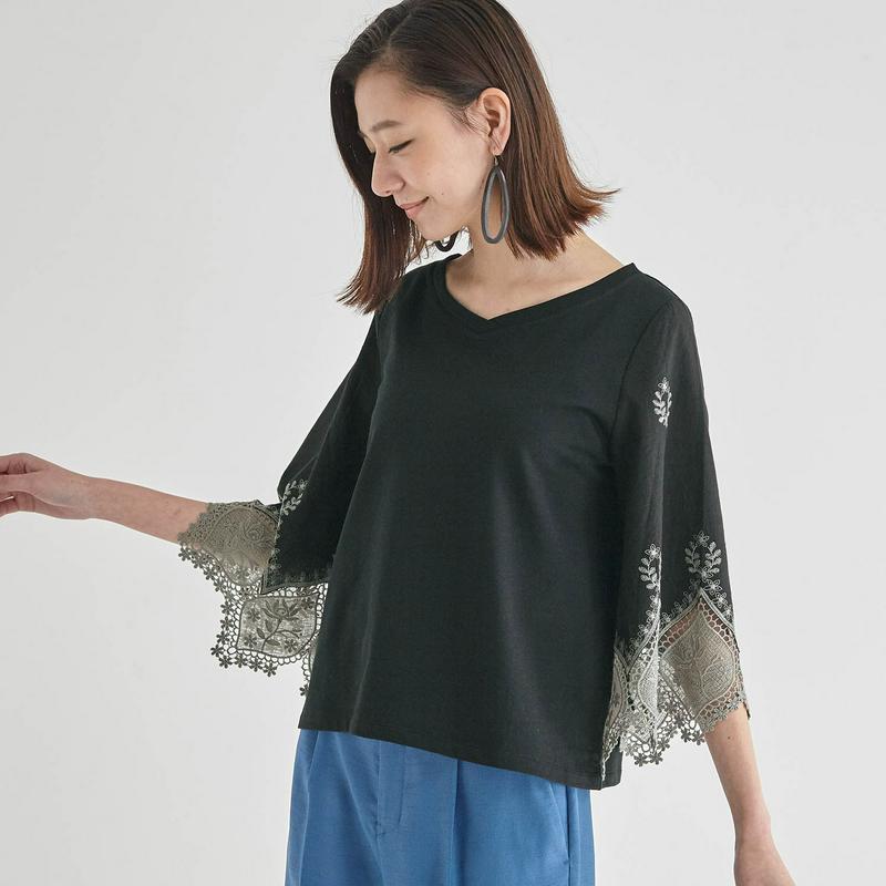 袖刺繍レース使いカットソー
