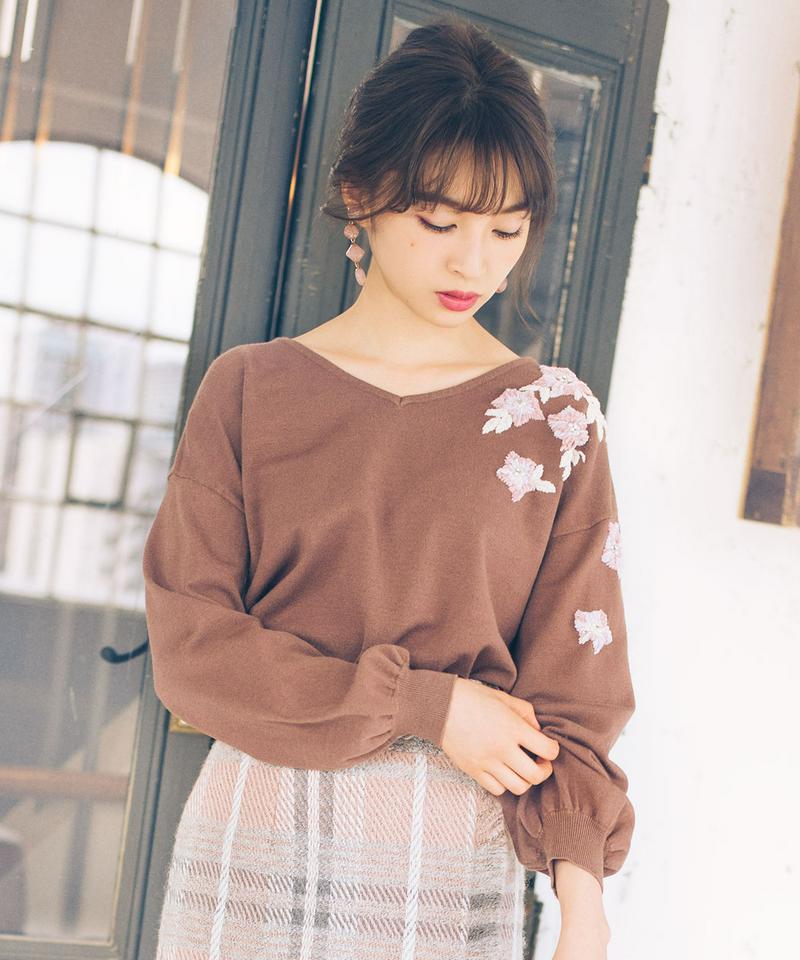モールハンド刺繍ニット
