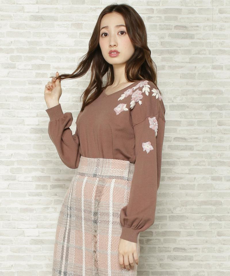 モールハンド刺繍ニット