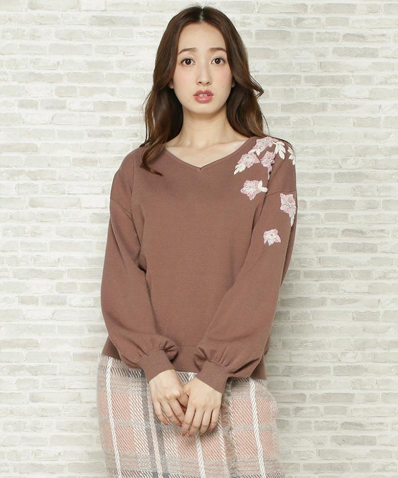 モールハンド刺繍ニット