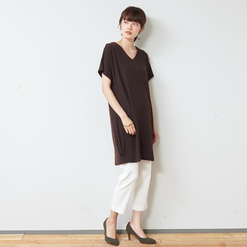 大人気シリーズ◎お尻まで隠れる脇タック半袖Ｖネックチュニック【Ｍ～４Ｌ】
