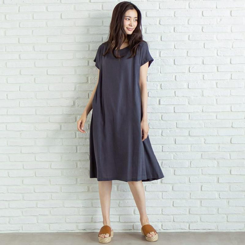 リネンレーヨン素材のフレンチ袖ワンピース（manoamano／マノアマノ）