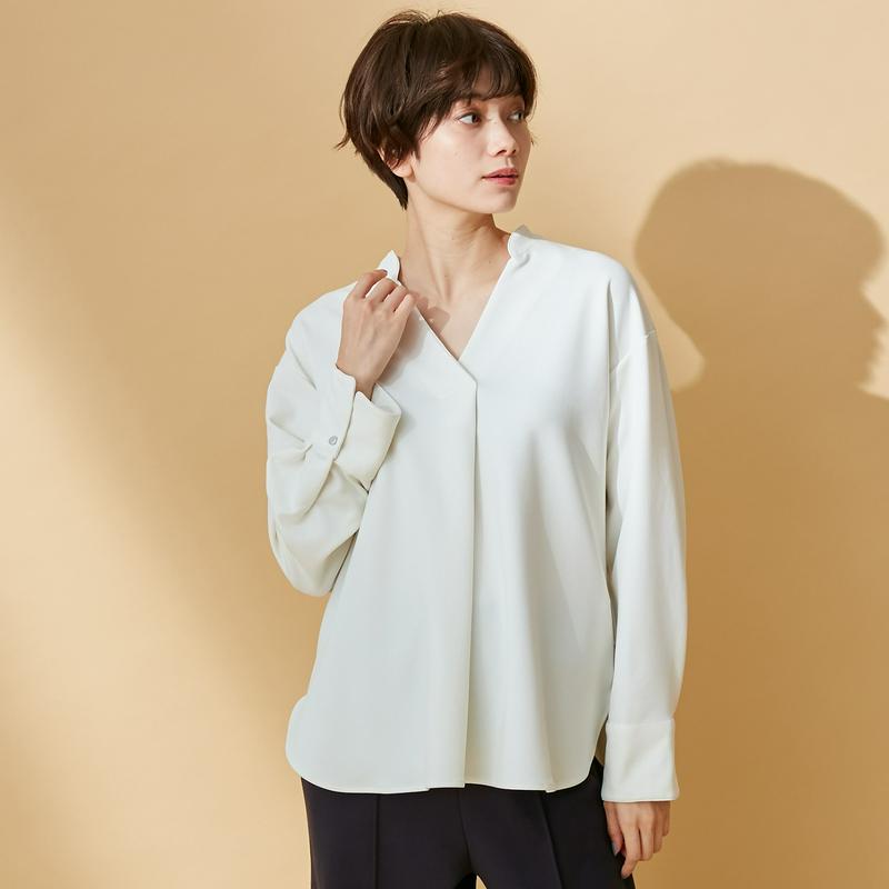 【ＳＴＹＬＥ　ＳＮＡＰ掲載】着心地ラクチンブラウス見え素材のすっきりＶネックカットソー