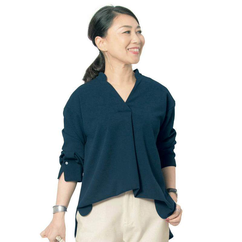 【ＳＴＹＬＥ　ＳＮＡＰ掲載】着心地ラクチンブラウス見え素材のすっきりＶネックカットソー