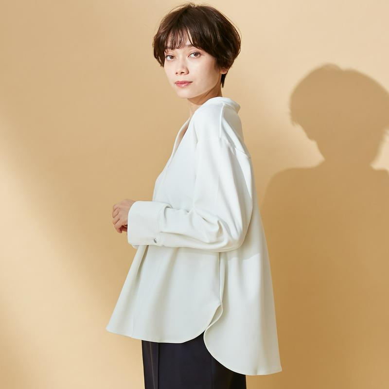 【ＳＴＹＬＥ　ＳＮＡＰ掲載】着心地ラクチンブラウス見え素材のすっきりＶネックカットソー
