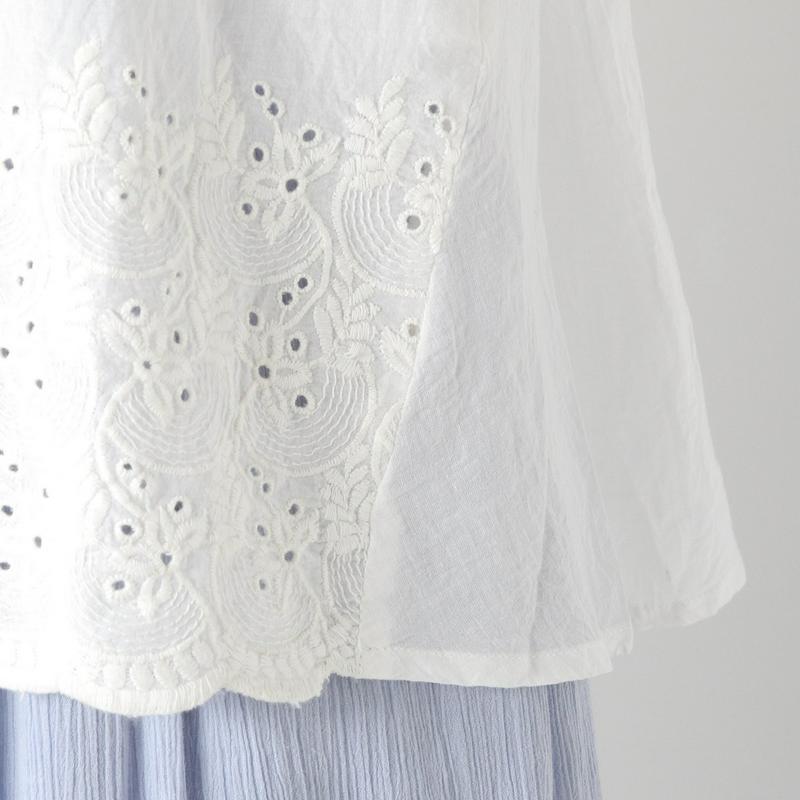 裾スカラップ刺繍ブラウス
