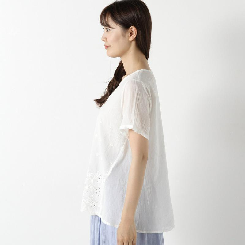 裾スカラップ刺繍ブラウス