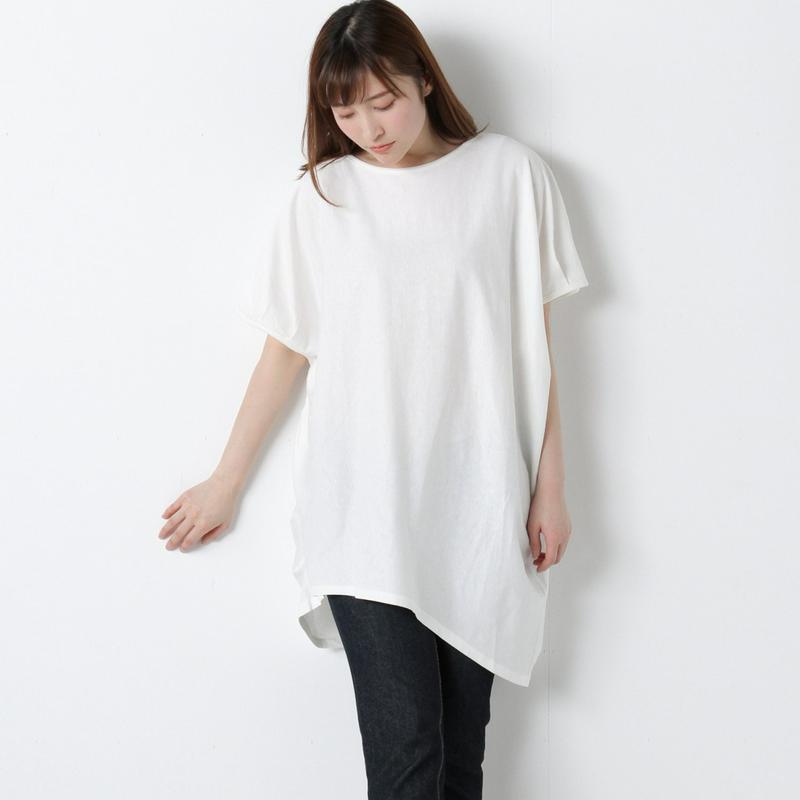 ランダムシルエットのゆったりチュニックＴシャツ